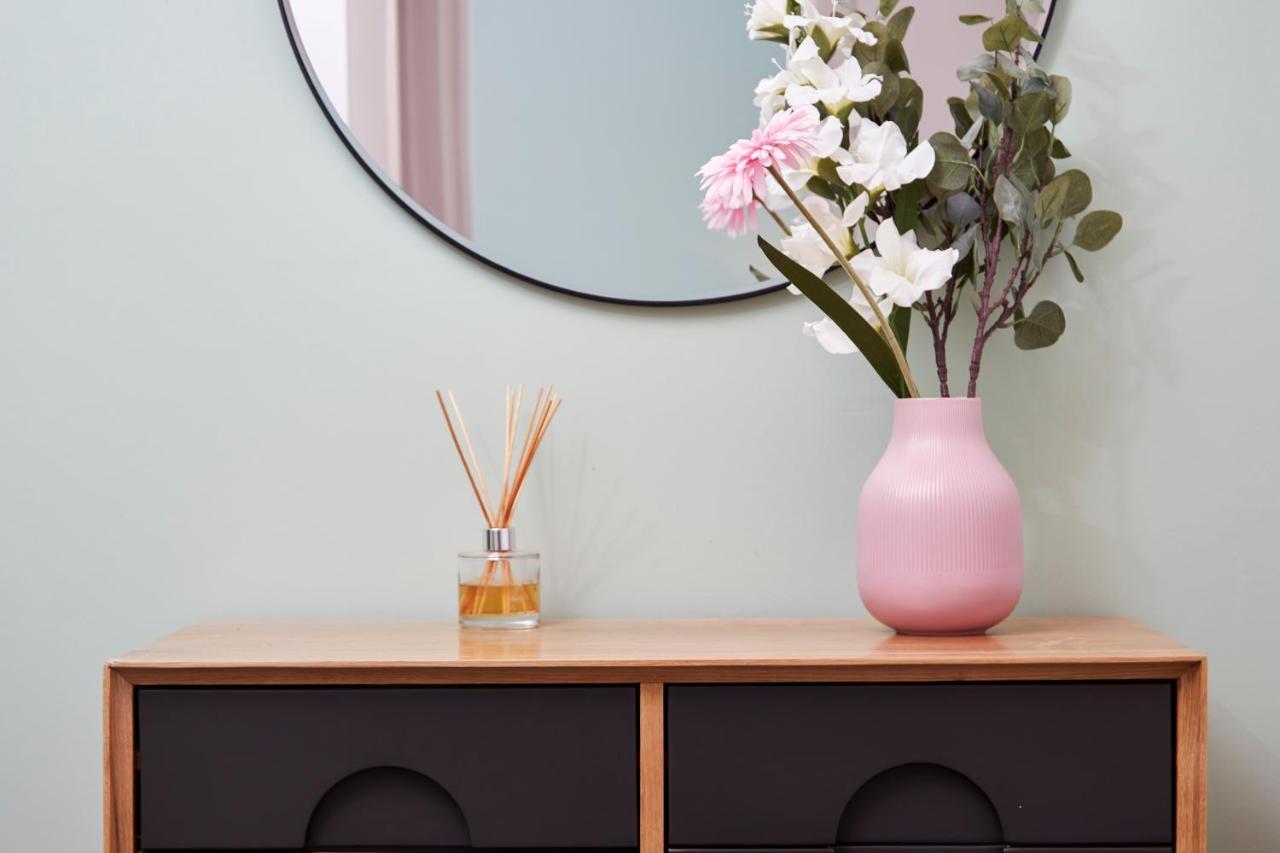 Stunning Two Bedroom Apartment By Purestay Short Lets & Serviced Accommodation Warwickshire With Parking Stratford-upon-Avon Ngoại thất bức ảnh