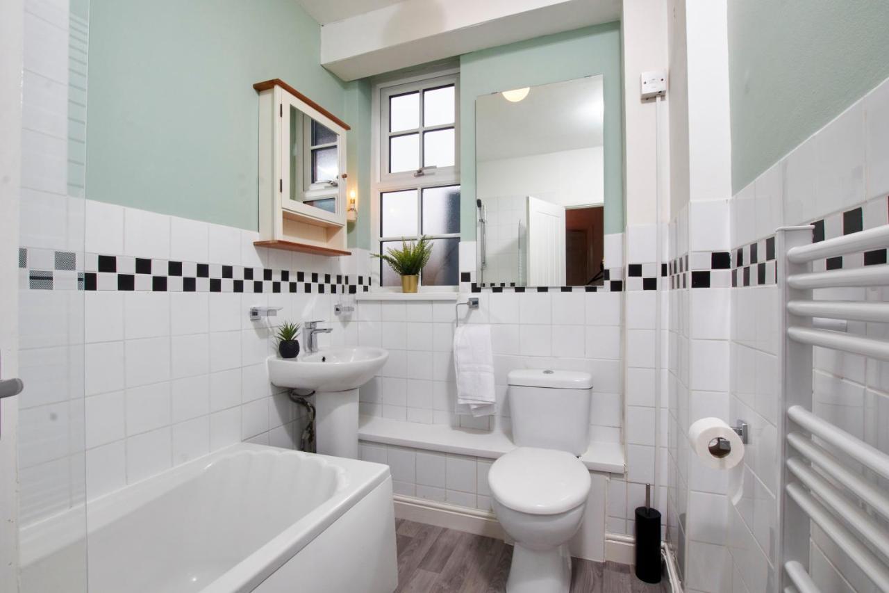 Stunning Two Bedroom Apartment By Purestay Short Lets & Serviced Accommodation Warwickshire With Parking Stratford-upon-Avon Ngoại thất bức ảnh