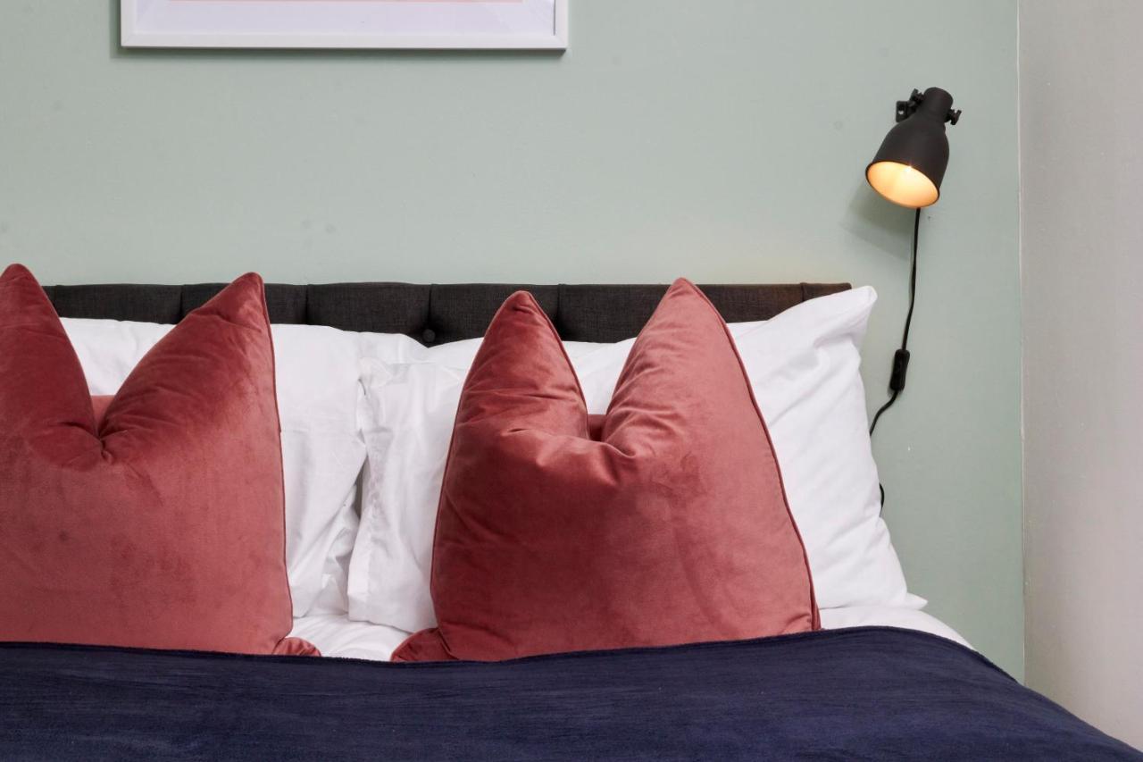 Stunning Two Bedroom Apartment By Purestay Short Lets & Serviced Accommodation Warwickshire With Parking Stratford-upon-Avon Ngoại thất bức ảnh
